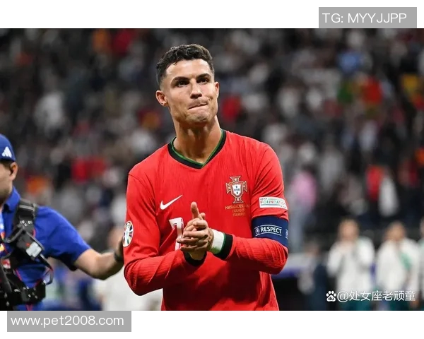 克罗斯的足球传奇之路：从青涩少年到世界顶级中场的蜕变与辉煌